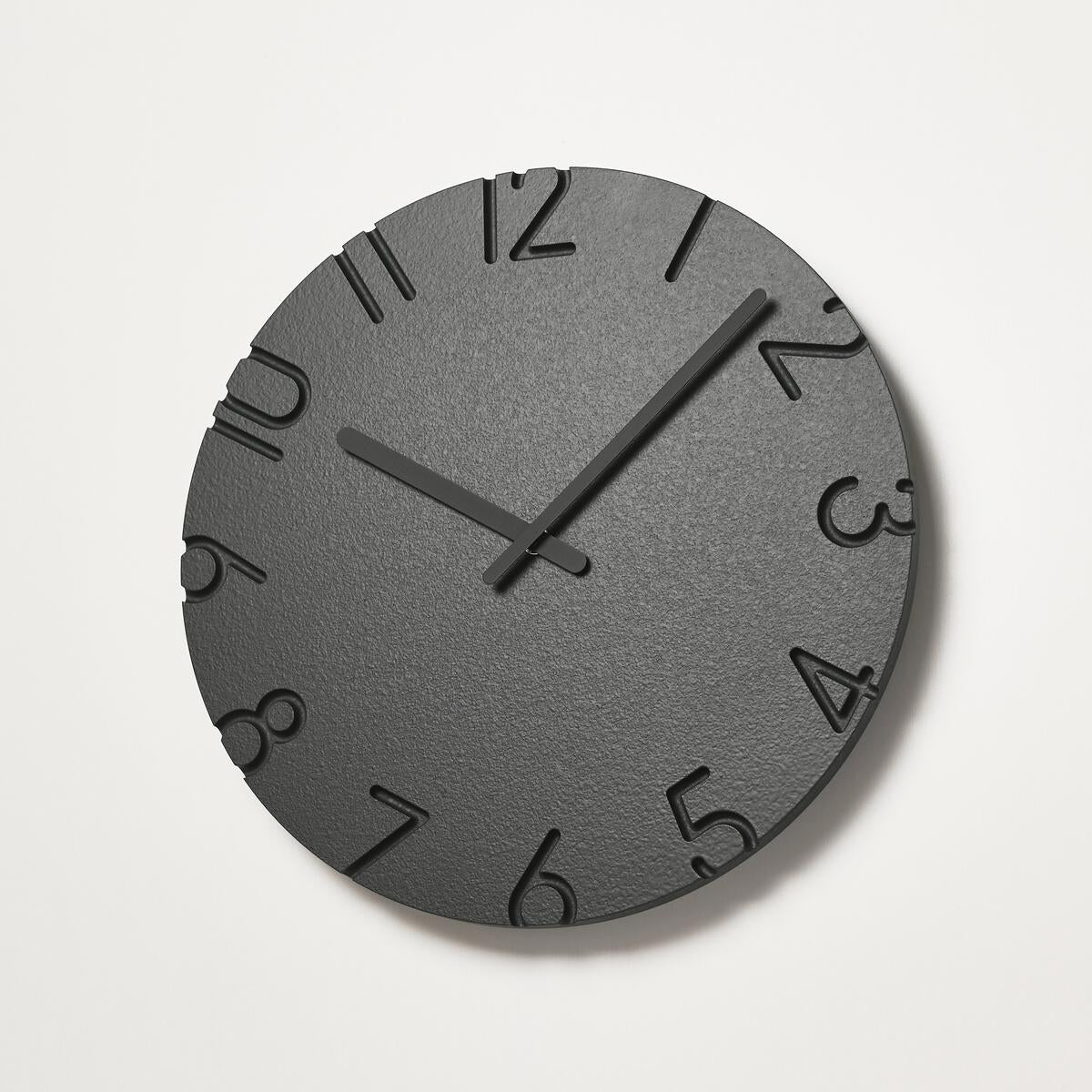 Carved Color L - BK Clock by Lemnos