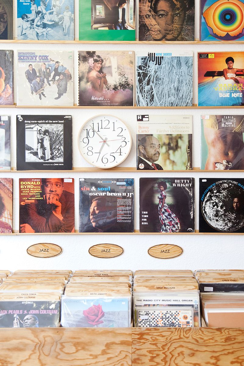 AY - White by Lemnos