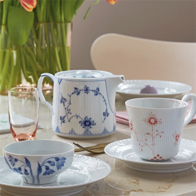 ROYAL COPENHAGEN BLUE FLUTED PLAIN TEAPOT 25 OZ