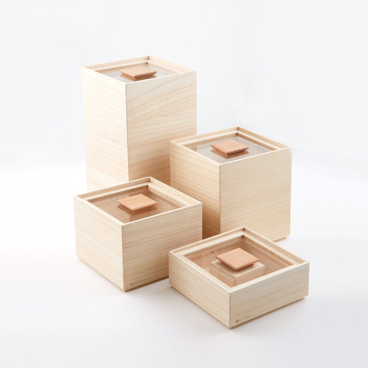 CONTAINERS / STORAGE