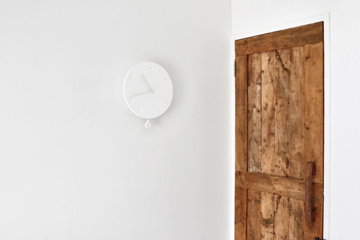 Carved Swing Pendulum Clock by Lemnos