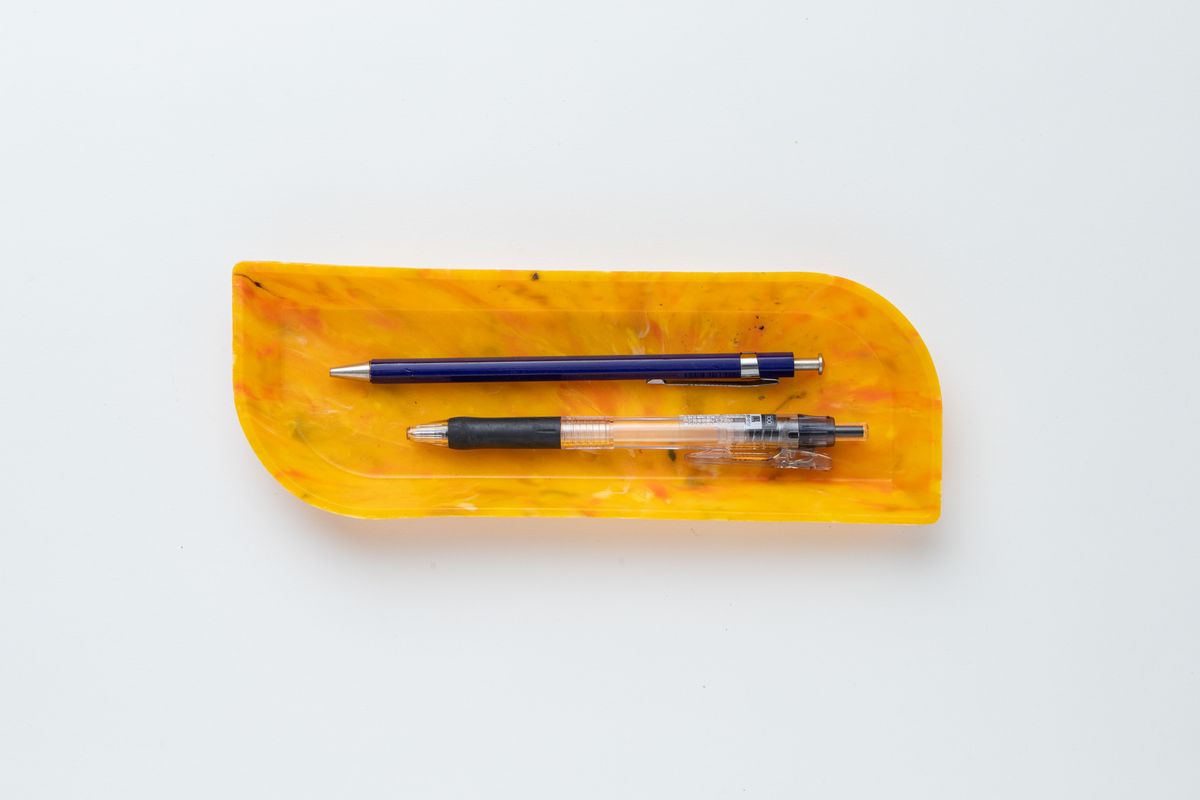 buøy Leaf Pen Tray Yellow