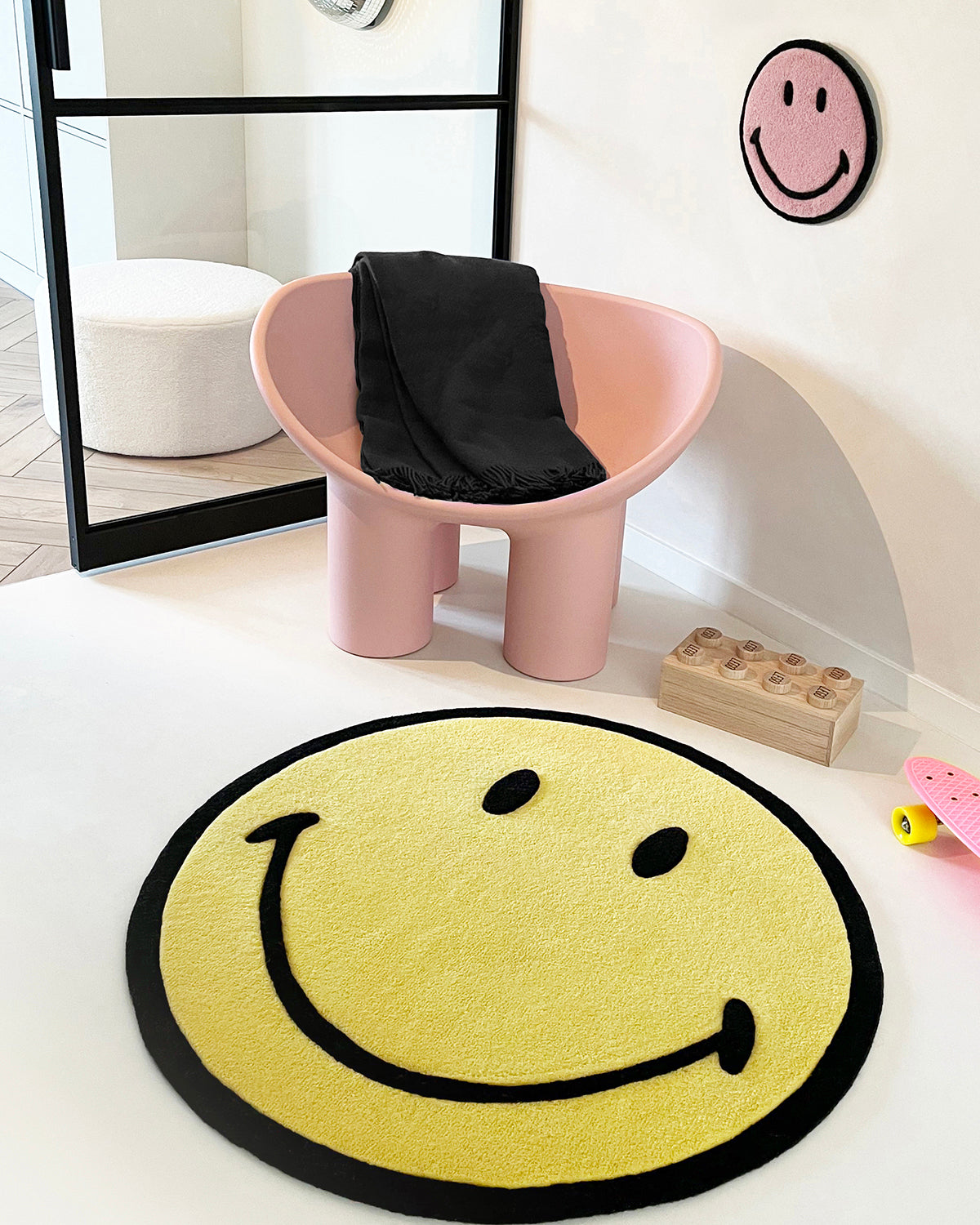 Maison Deux Rug SMILEY® Yellow 4.9 ft diameter