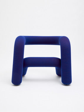 Moustache Extra Bold armchair - Kvadrat cover Blue-Red