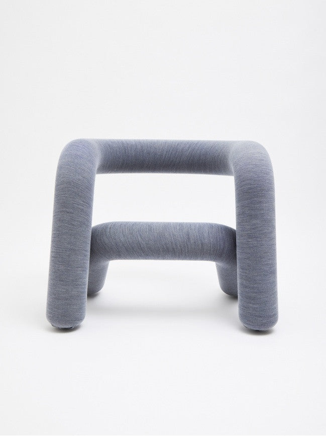 Moustache Extra Bold armchair - Kvadrat cover Grey-Blue