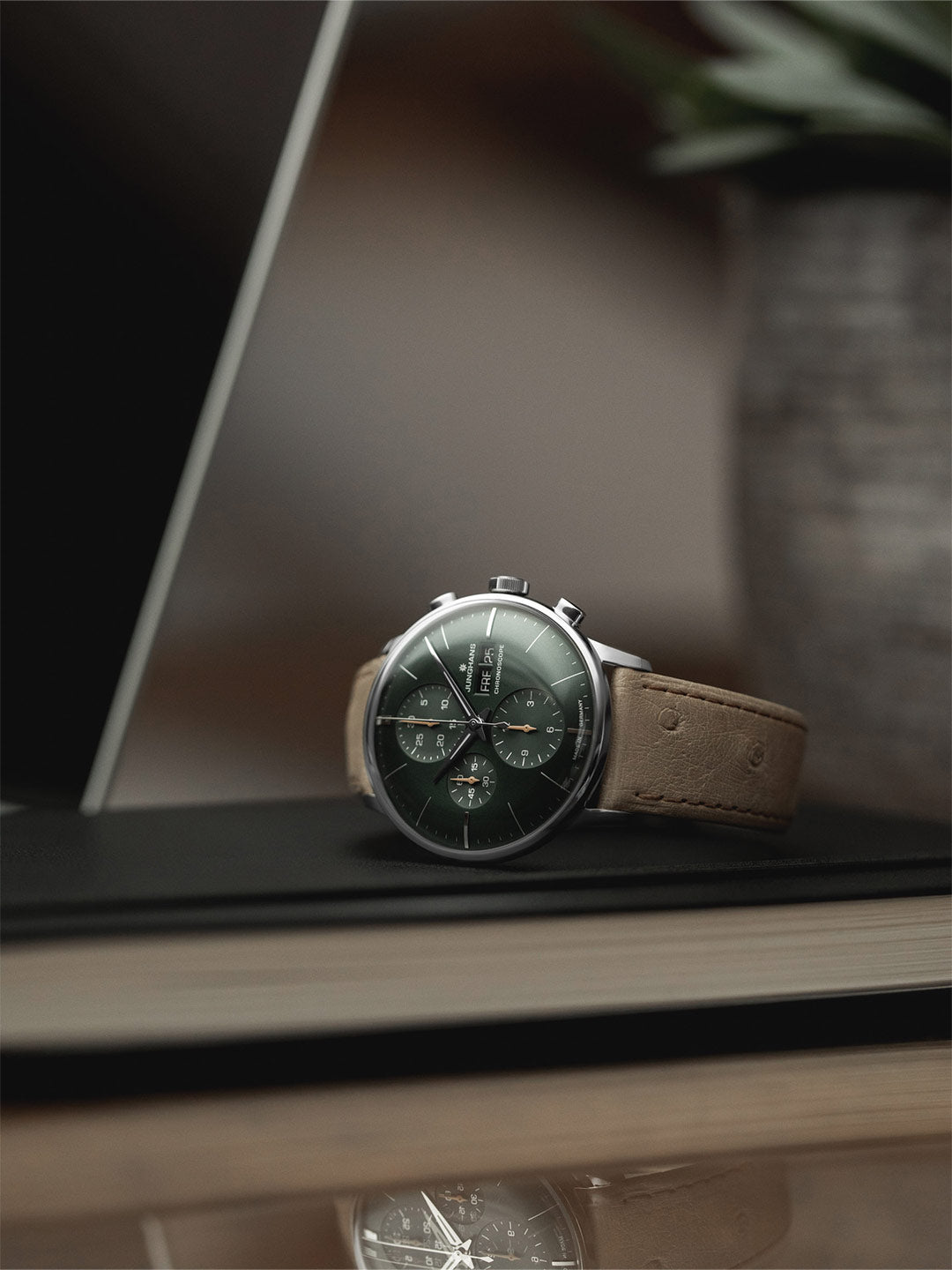 Meister Chronoscope, Datum englisch Watch 27/4222.03 by Junghans