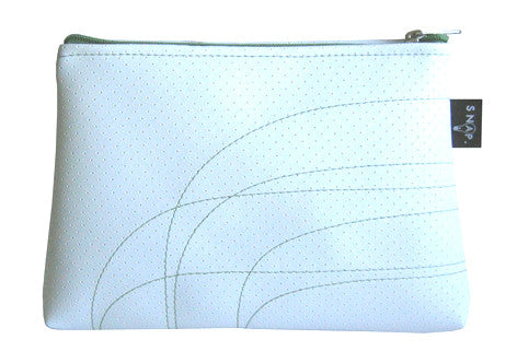 SNAP DESIGN WIND MAKEUP BAG IN PERFORATED WHITE WITH OLIVE